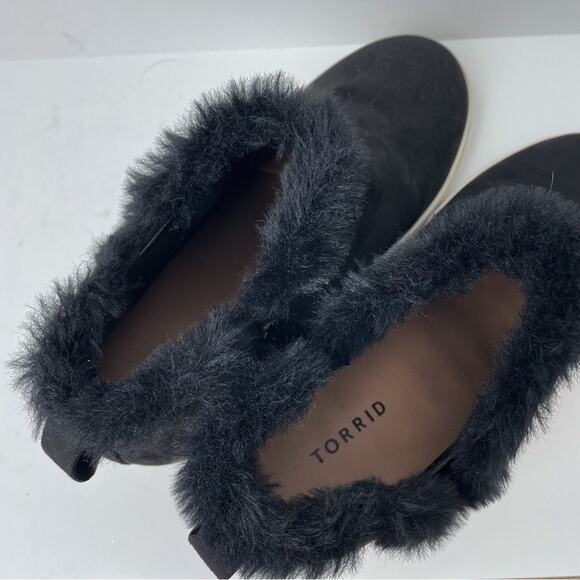 Torrid Faux Suede Fur Trim Sneaker Wedge Black
Ankle Booties 9.5WW - Picture 8 of 11